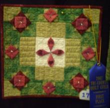  Made by Carole Swannie - this won First prize - it is only 12" square!!!!